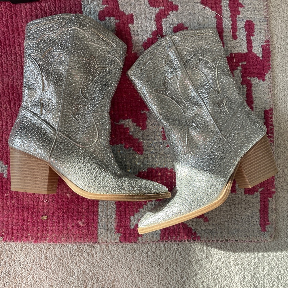 CROWN VINTAGE | Starry Cowboy Boot - Picture 4 of 7